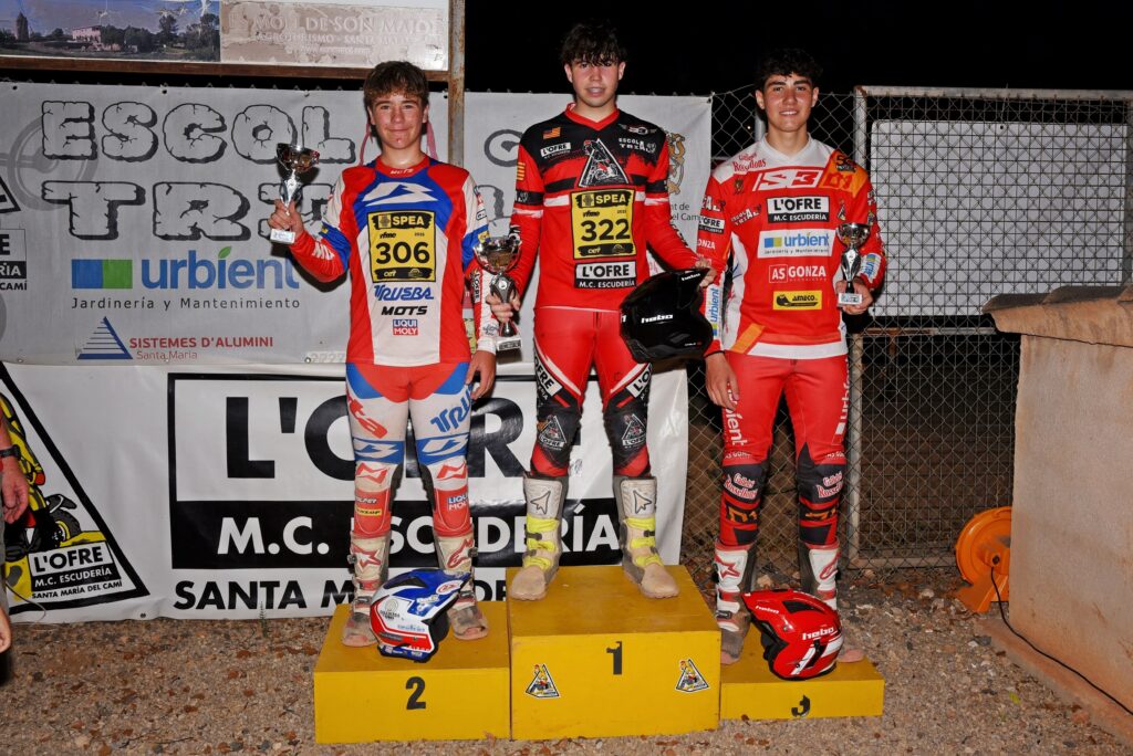 Podio categoría Sub-18 del IX Trial Santa Maria – Lluc Llinàs, Iván García y Pau Gifre