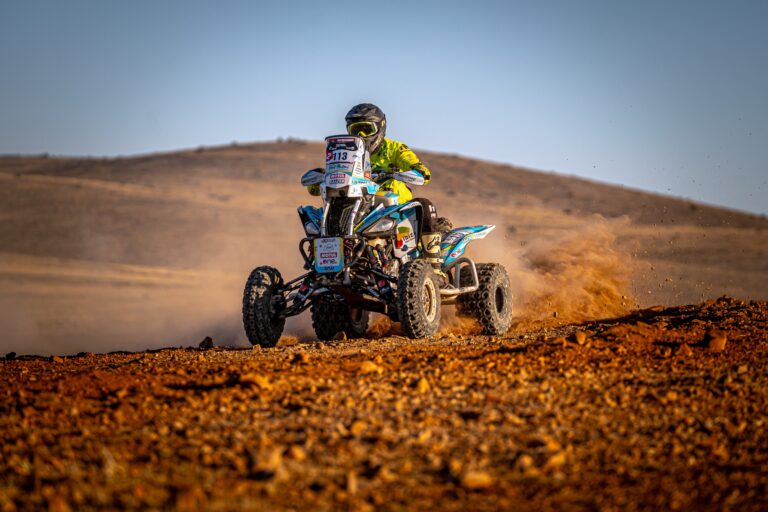 Toni Vingut abandona la Baja España Aragón por una avería a 50 kilómetros de la meta